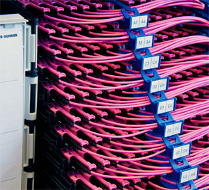 Высокоплотный волоконно-оптический кросс Huber + Suhner серии Ianos 19''