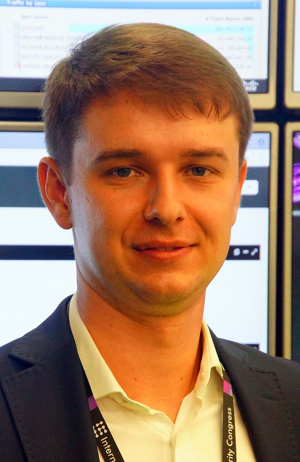 Дмитрий Козаков