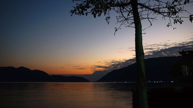 Рассвет на озере Ньяса