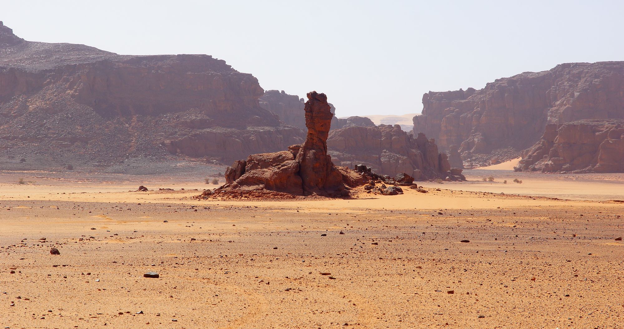 Ездить проще всего по вади — пересохшим руслам огромных древних рек