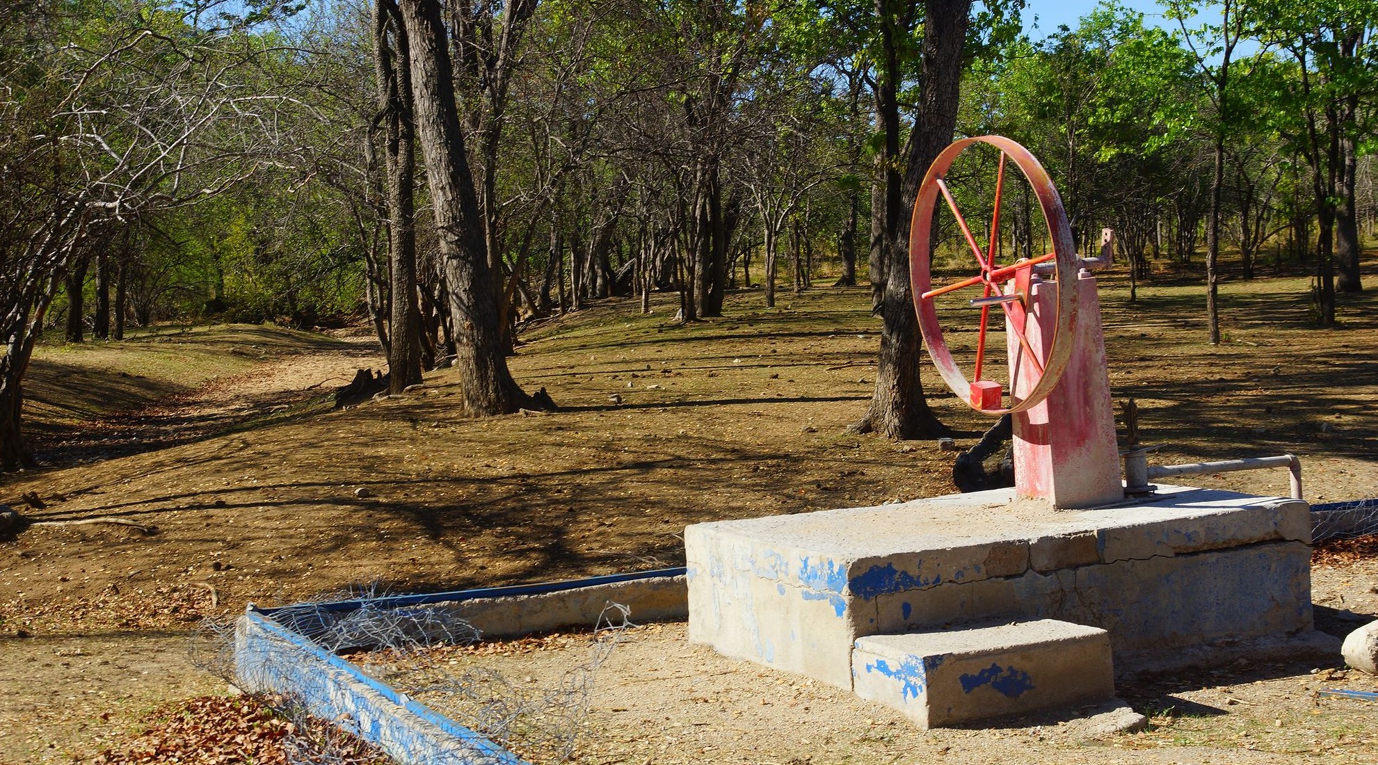 В этой колонке тоже нет воды