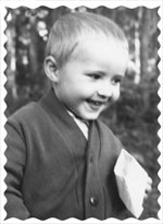 Бумажный кораблик. Радиоуправляемых моделей тогда еще не было