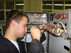 осстановление лаборатории. Ремонт передатчика «МУССОН»