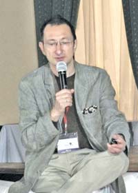 В. Достов: «Кто лучше сумеет воспользоваться положениями ФЗ-161 – электронные платежные системы или сотовые операторы? Я не знаю»